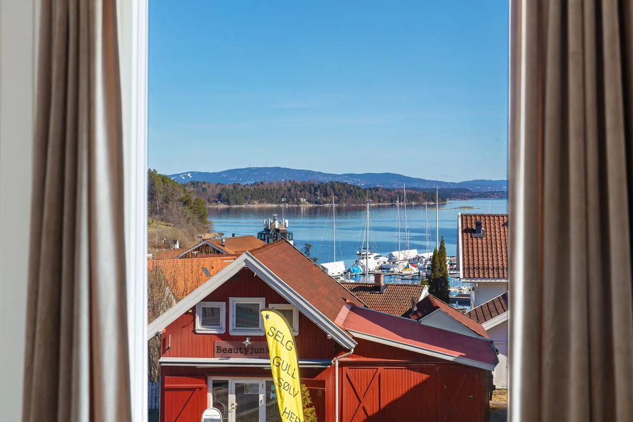 En perle i Vollen Sentrum. Historisk og særegen bolig, med kort vei til alle fasiliteter
