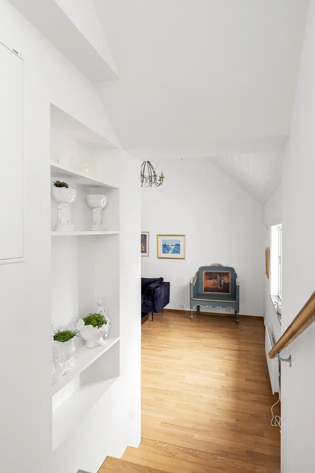 Flott leilighet med god standard | 2 soverom | Balkong | Fast parkering | God takhøyde i stuen - Bilde 6