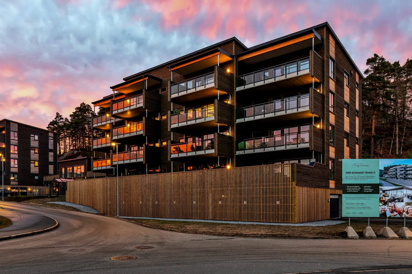 Innbydende 3-roms i 4. etasje | Solrik balkong, garasjeplass og heis i bygget | IN-ordning | Oppgradert for ca 200.000