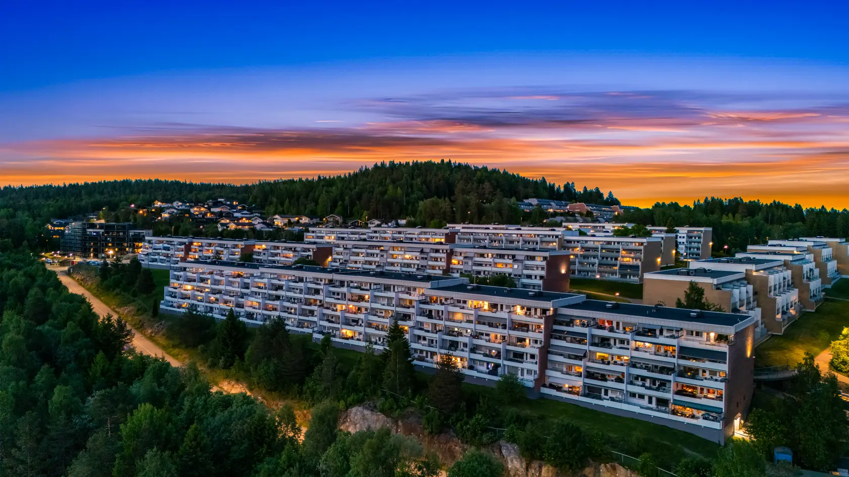 Rålekker og totaloppusset leilighet! Vestvendt balkong på 18 kvm uten innsyn. Garasje. Rett ved marka, buss og matbutikk photo 3