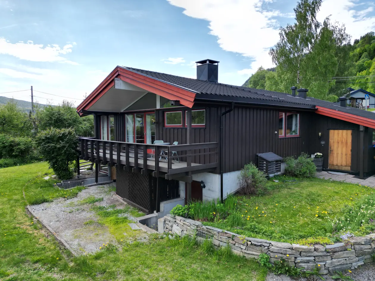 Ny pris! Innholdsrik enebolig I Granhagen I 4 soverom I Fine uteplasser I Garasje, ål
