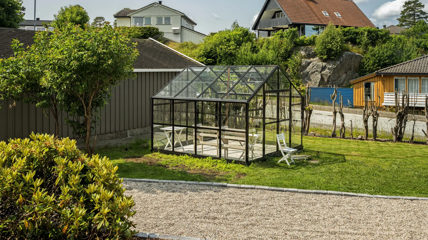 Romslig enebolig i barnevennlig område - Terrasse og hage med gode solforhold - Utleiedel i underetasje - Garasje - Bilde 2