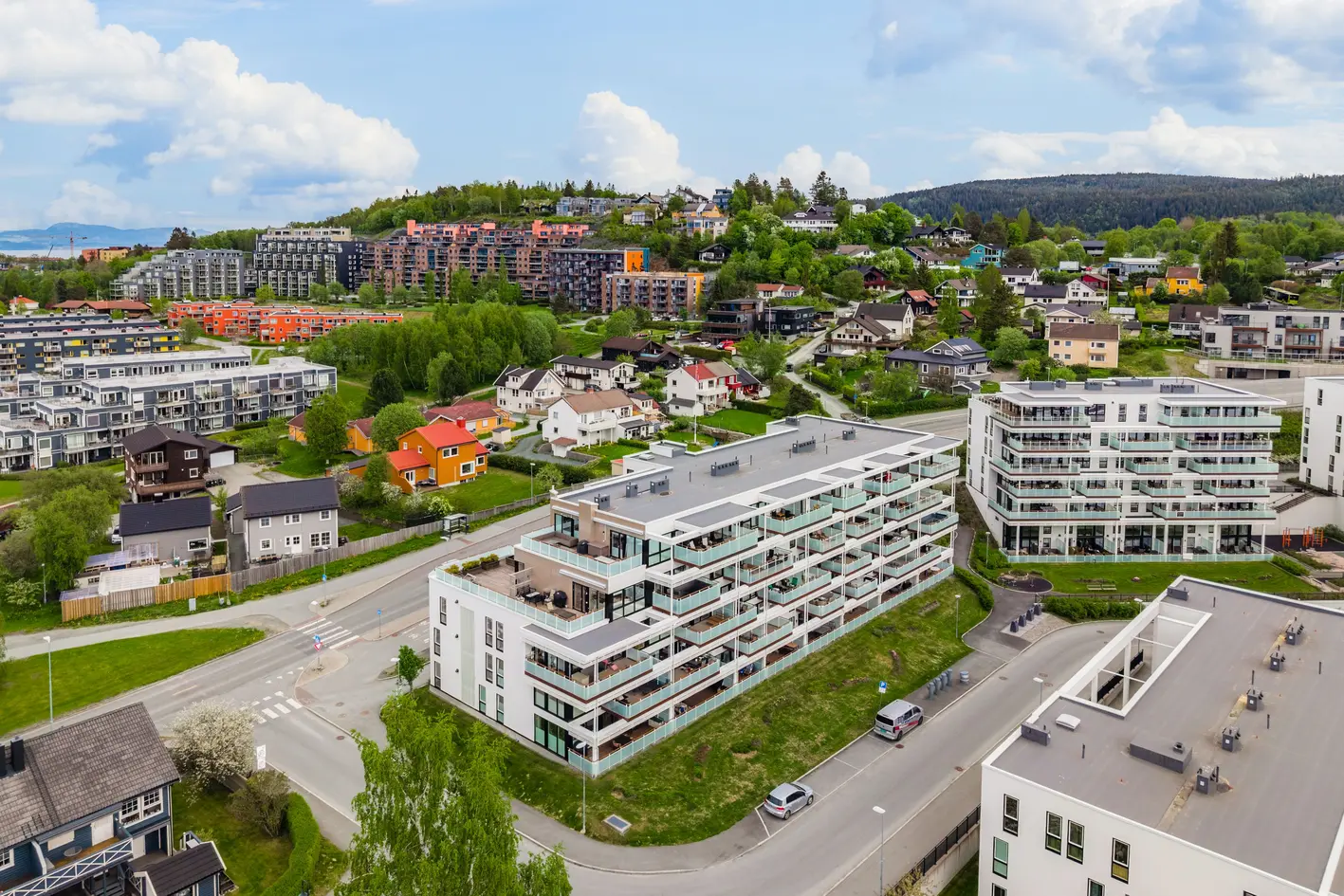 Moderne og lettstelt 2-roms med høy standard og markanær beliggenhet. Sørvestvendt balkong med utsikt. Bod på 9 kvm. photo 4