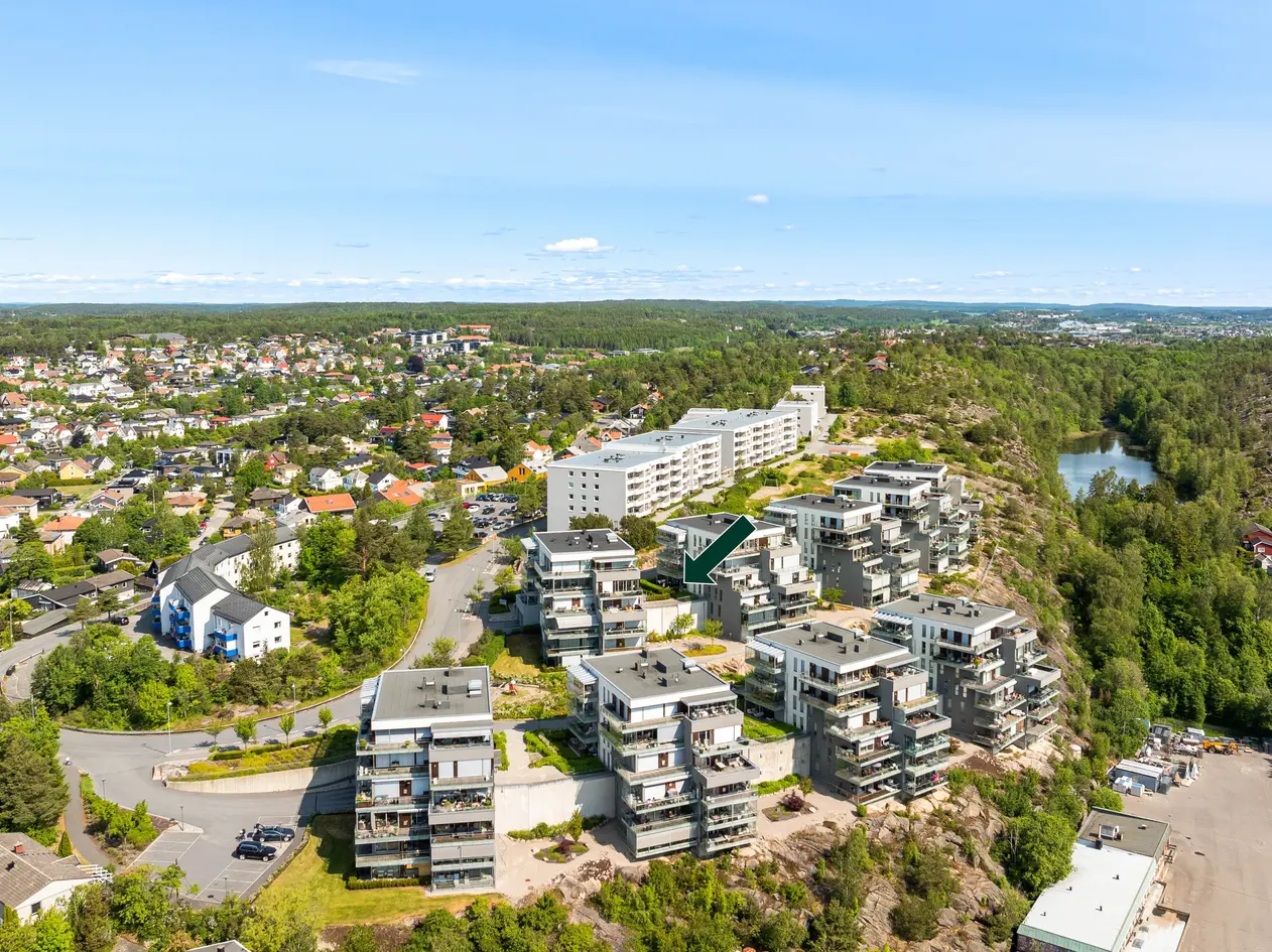 Stor og påkostet 4-roms med egen hageflekk. Flott utsikt til Hvaler. Garasjeplass med lader. Rolige, sentrale omgivelser photo 3