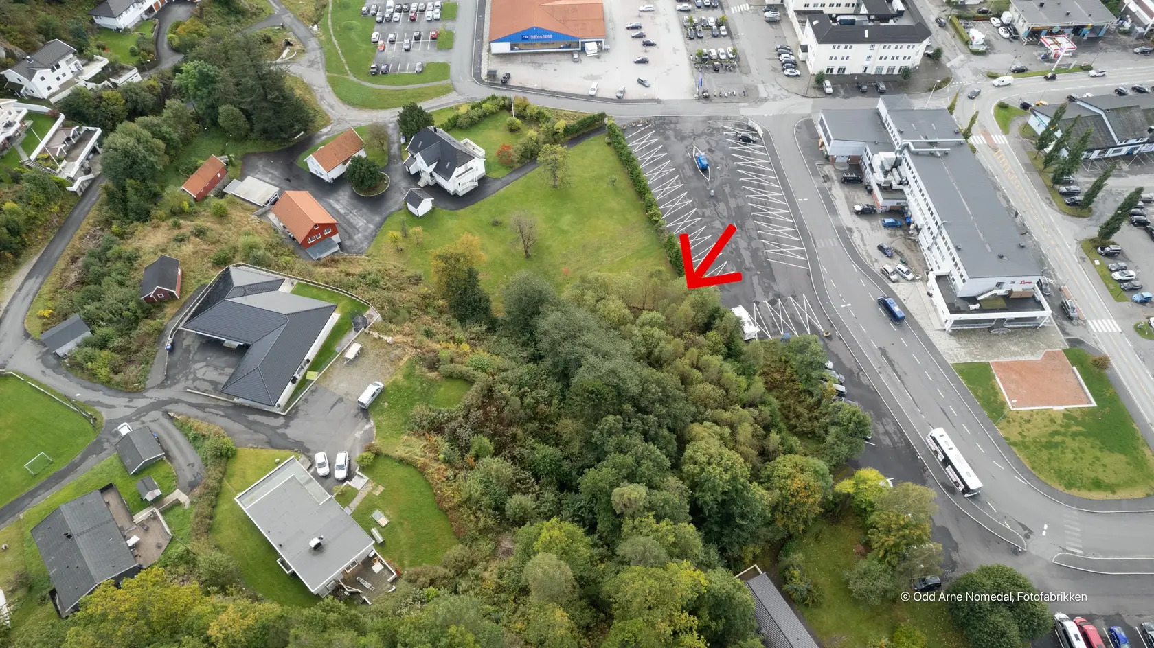 Tomt i Lyngdal sentrum, regulert til bolig/parkering. photo 5