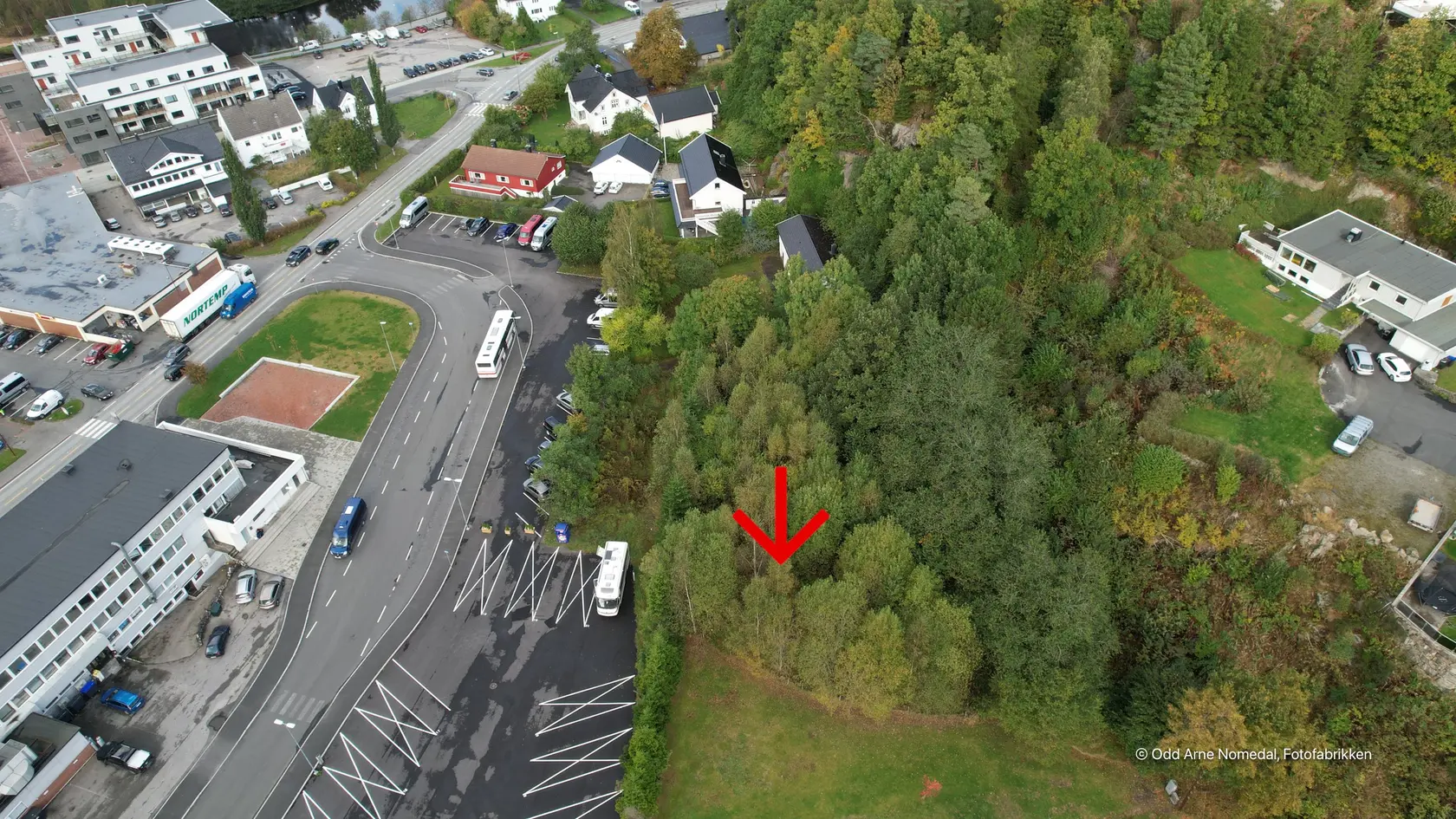 Tomt i Lyngdal sentrum, regulert til bolig/parkering. photo 3