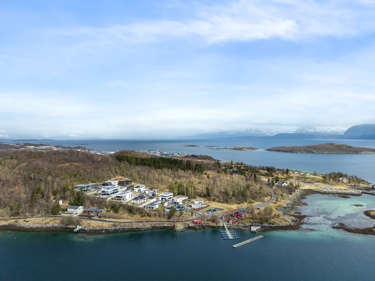 Rålekker funkisbolig på nesten 400 kvm og ca 200 kvm terrasser m/jacuzzi! | Integrert dobbelgarasje | 3-roms utleiedel photo 4