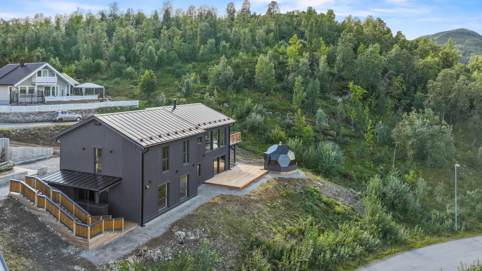 NY PRIS! Ny og moderne enebolig fra 2025 med leilighet i naturskjønne Talvik. photo 3