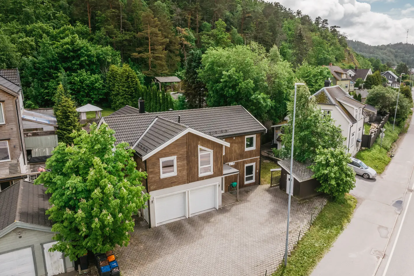 Moderne halvpart av 2-mannsbolig med 2 sov | Kort vei til sjø, turområder og sentrum | Bad fra 2024 og kjøkken fra 2022