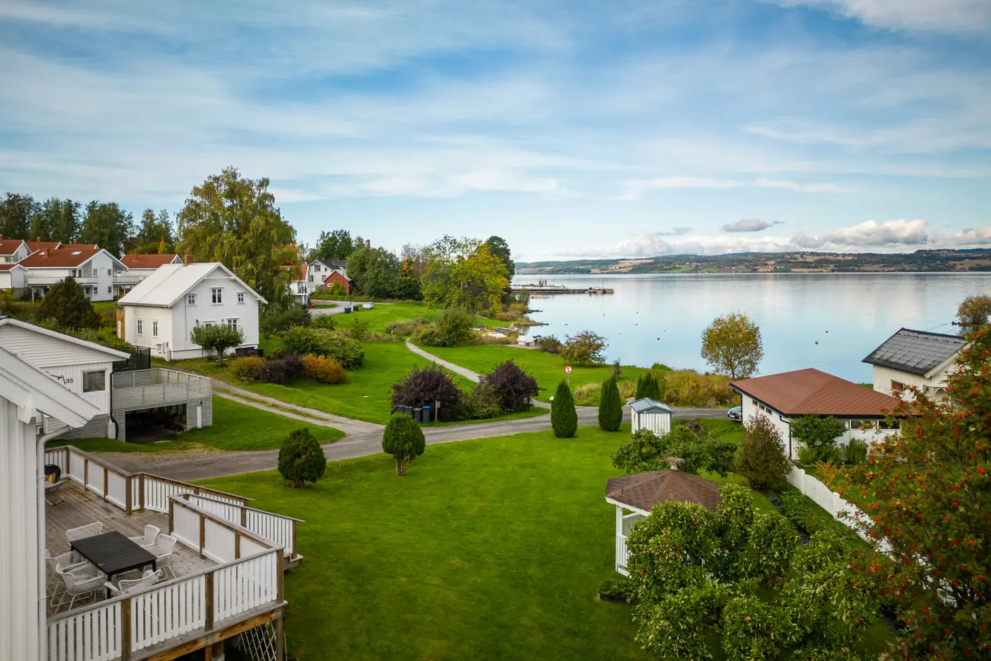 Eksklusiv og oppgradert enebolig i Kappvika - stor tomt, gode solforhold & fantastisk utsikt! photo 3