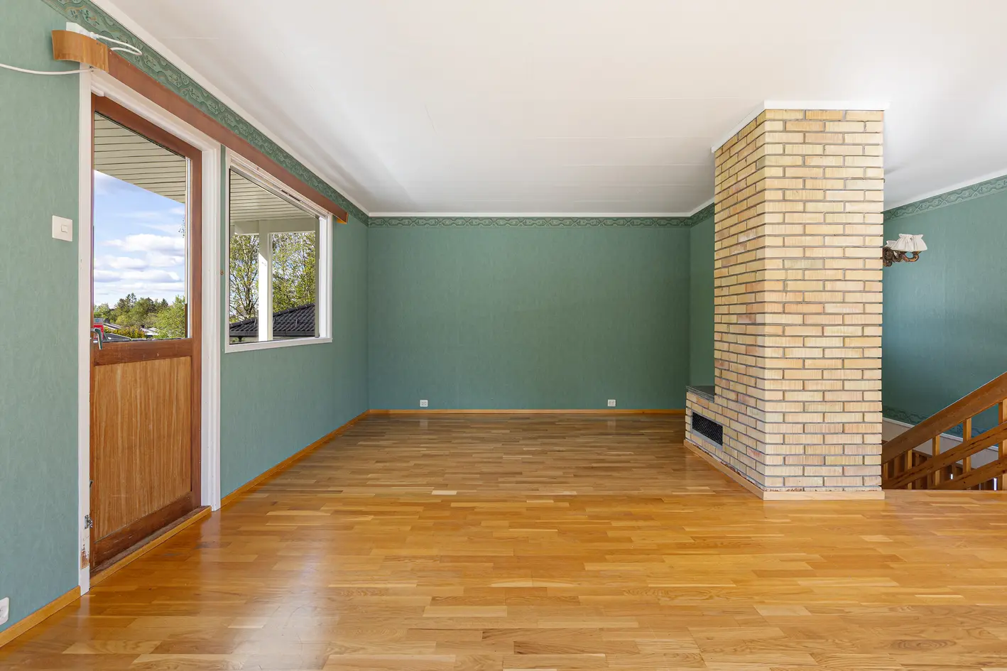 Enebolig med oppussingsbehov - Garasje i rekke - Stor opparbeidet tomt - Usjenert beliggenhet mot friområde photo 5