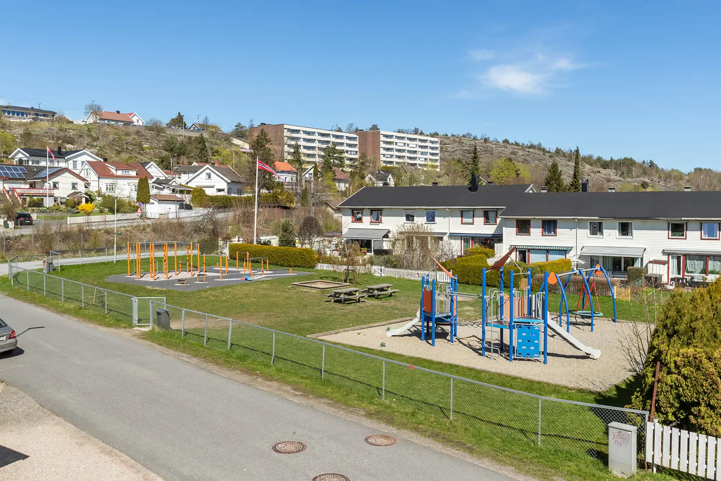 Romslig 3-roms eierleilighet i et tilbaketrukket område | Sentralt | Felles hage | Kort vei til togstasjon og sentrum photo 5