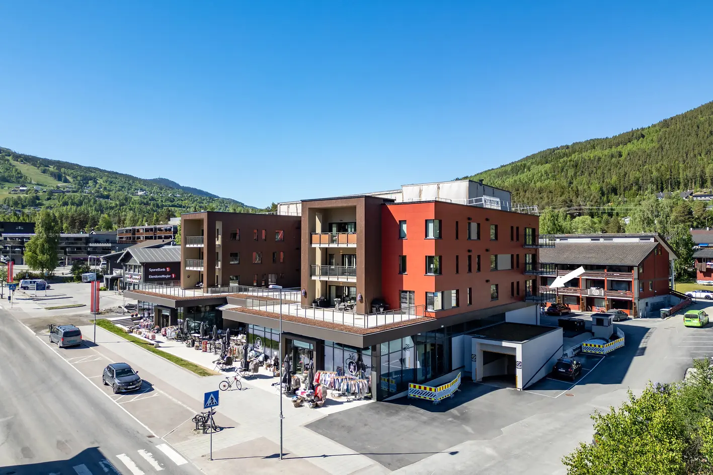Ny og moderne leilighet midt i hjertet av Gol sentrum | Arealeffektiv planløsning | 2 soverom og 2 bad | Bod og garasje photo 3