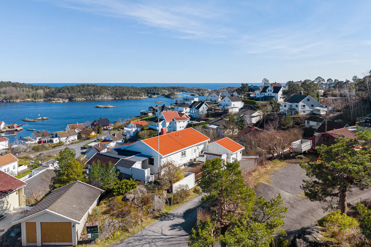 Bud mottatt! Innholdsrik enebolig med fantastisk utsikt og flott beliggenhet! Utestue, utekjøkken og uteområder. photo 2