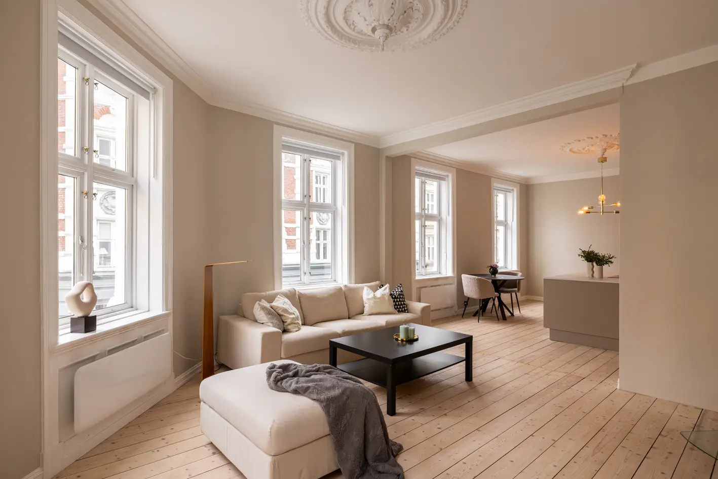 Renovert 3-roms fra 2023 | 2. etasje | IN-ordning | Peis | Takhøyde 2,90 m | To boder | Sentralt på Grünerløkka photo 2