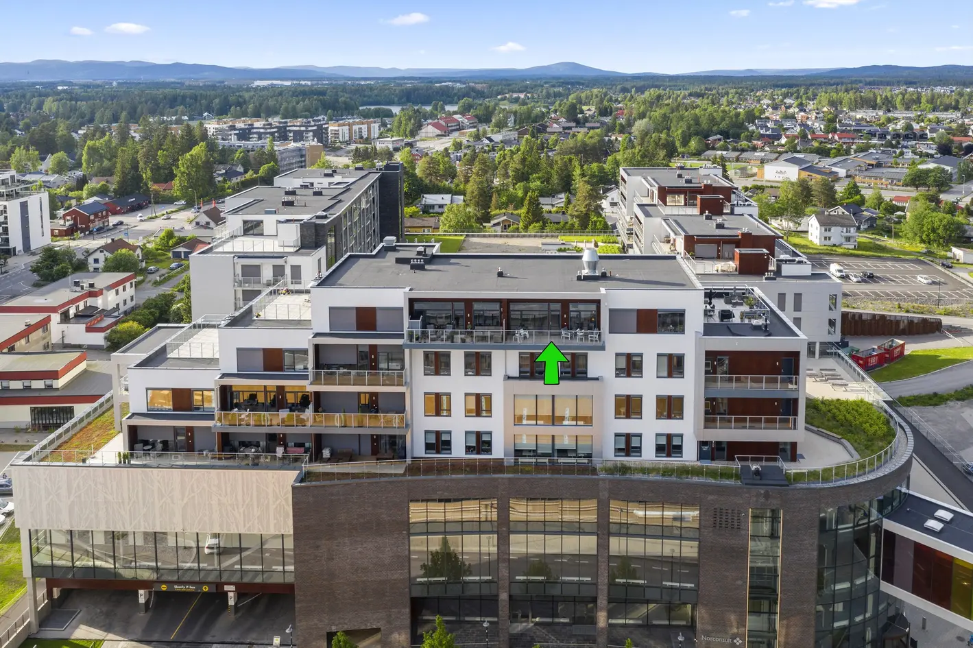 Toppleilighet med utsøkt utsikt midt i sentrum av Jessheim-Luftig og meget god planløsning-Balkong og heis., jessheim