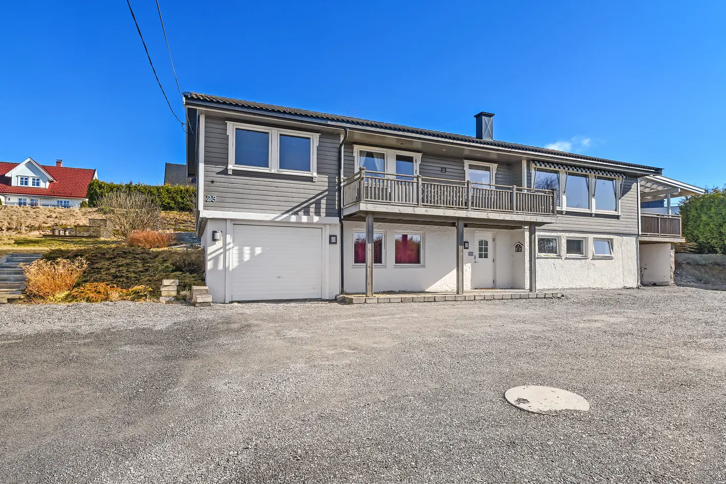 Romslig familiebolig med flott utsikt - Stort pent kjøkken, pent bad og solrik terrasse – Nært fine turområder, rakkestad