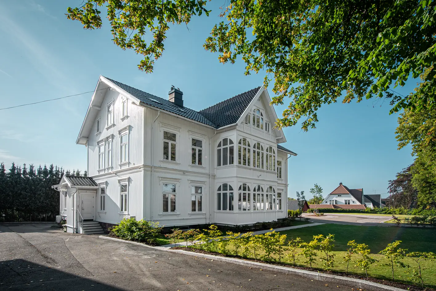 Flott sveitservilla med eksklusive kvaliteter, utleie og næringsdel | Garasjeanlegg, takterrasse og sjønær beliggenhet photo 4