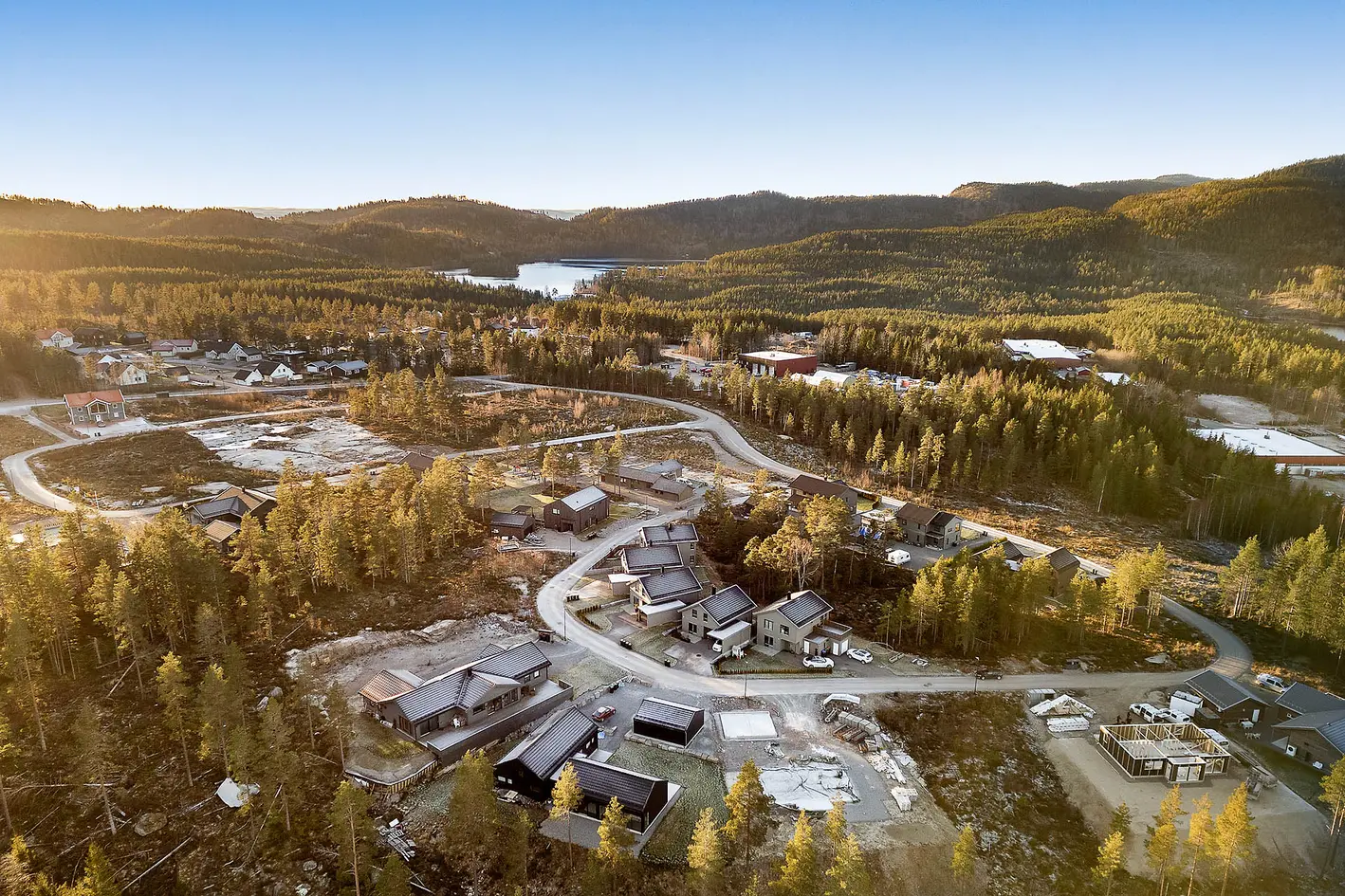 SILJAN - Flotte og byggeklare boligtomter i rolige omgivelser. Solrikt, landlig og nær skole, idr.anlegg, lysløype mm. photo 5