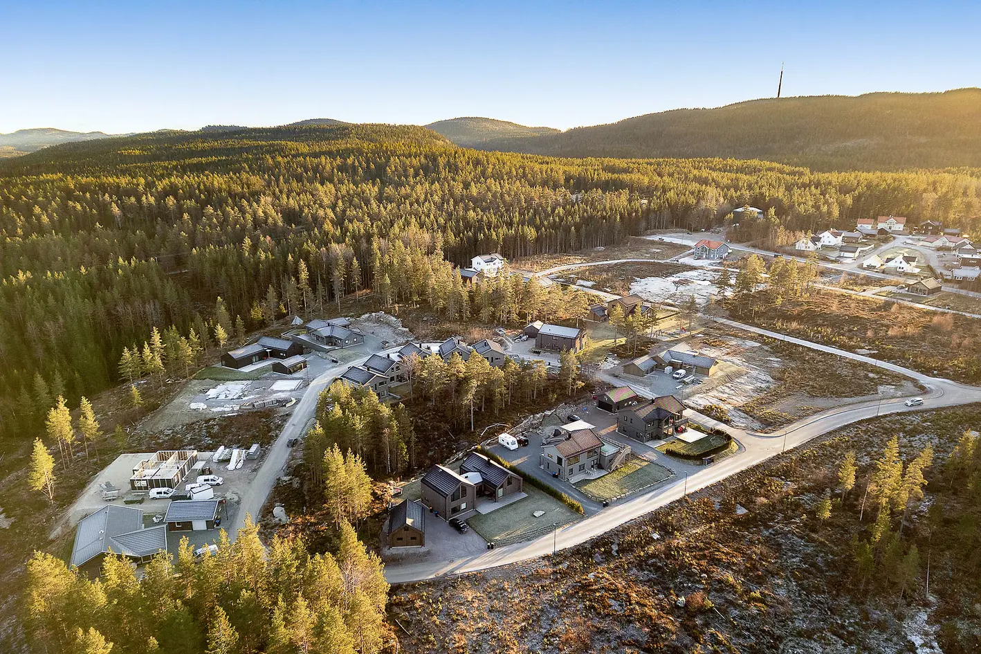 SILJAN - Flotte og byggeklare boligtomter i rolige omgivelser. Solrikt, landlig og nær skole, idr.anlegg, lysløype mm. photo 3