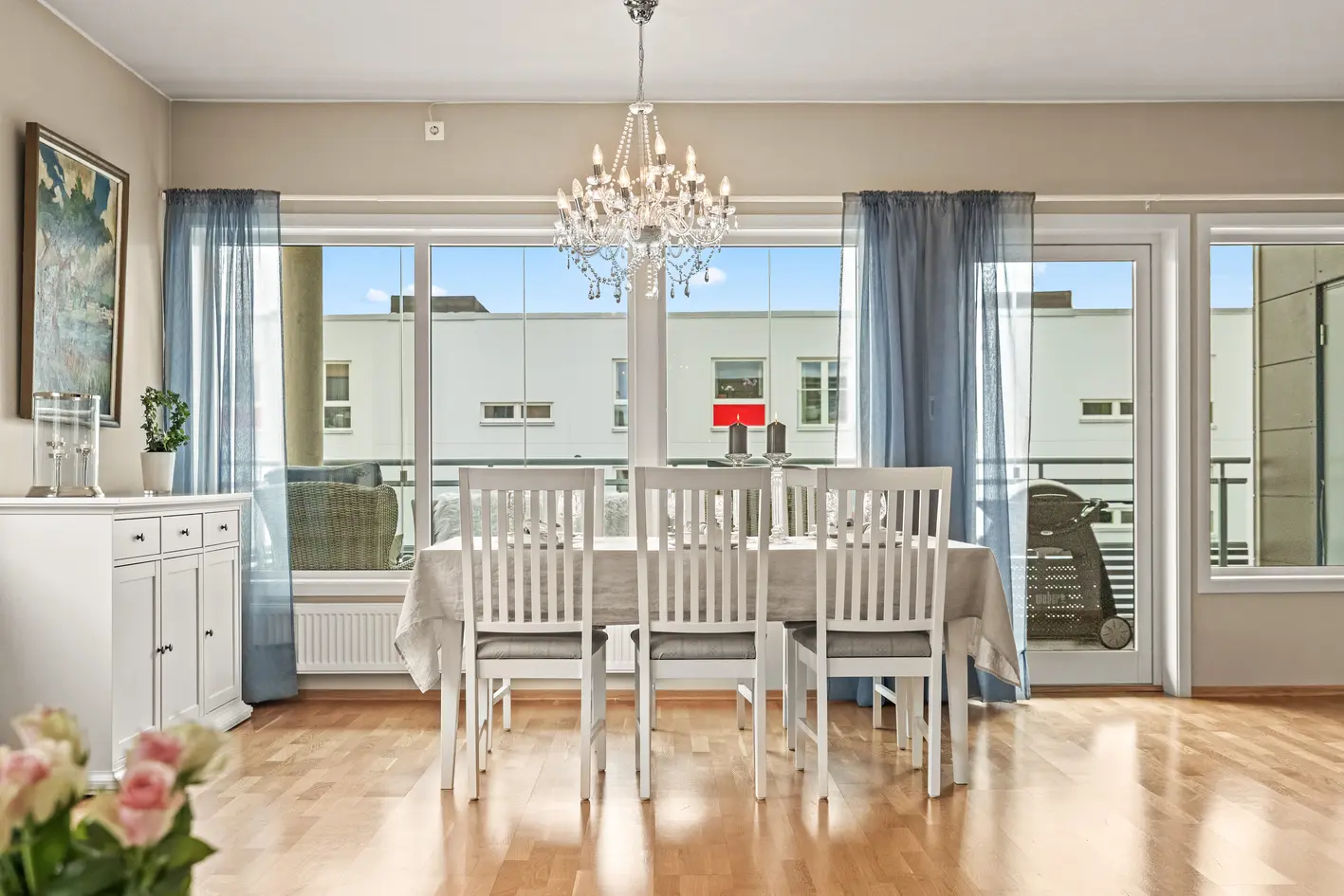Innbydende og attraktiv 4-roms med sydvendt innglasset balkong på 16 m² i 5. etg| To garasjeplasser m/lademulighet| Heis - View 6