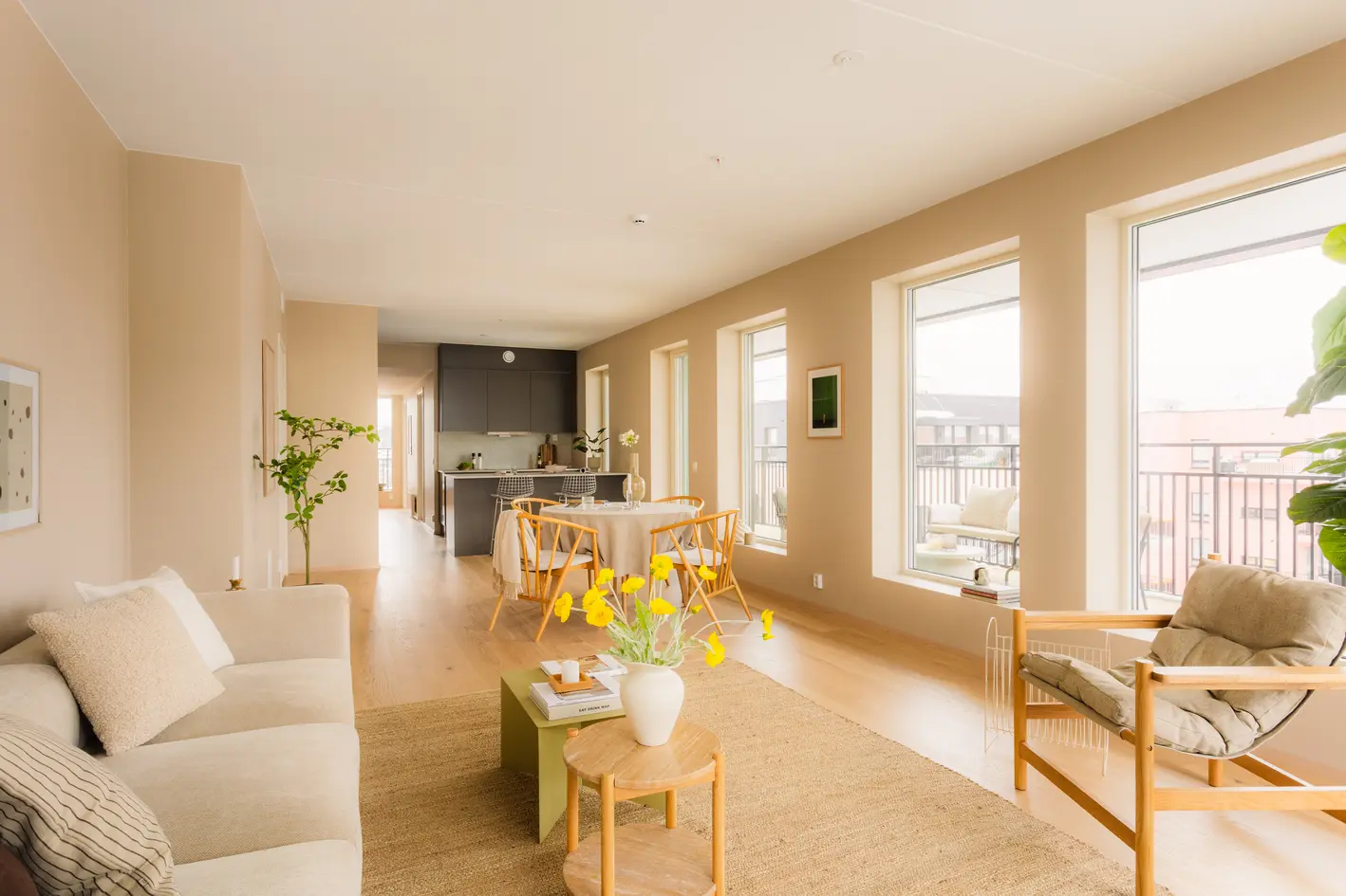 Eksklusiv og moderne 4-roms selveier fra 2025 | Solrik sydvendt balkong på ca. 42,5 m² | 2 bad | 5 års garanti