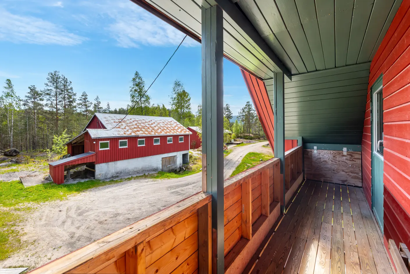 Idyllisk og sjarmerende småbruk på 14,75 mål – Usjenert tomt med låve, uthus, stor garasje -Landlig med stort potensiale photo 5