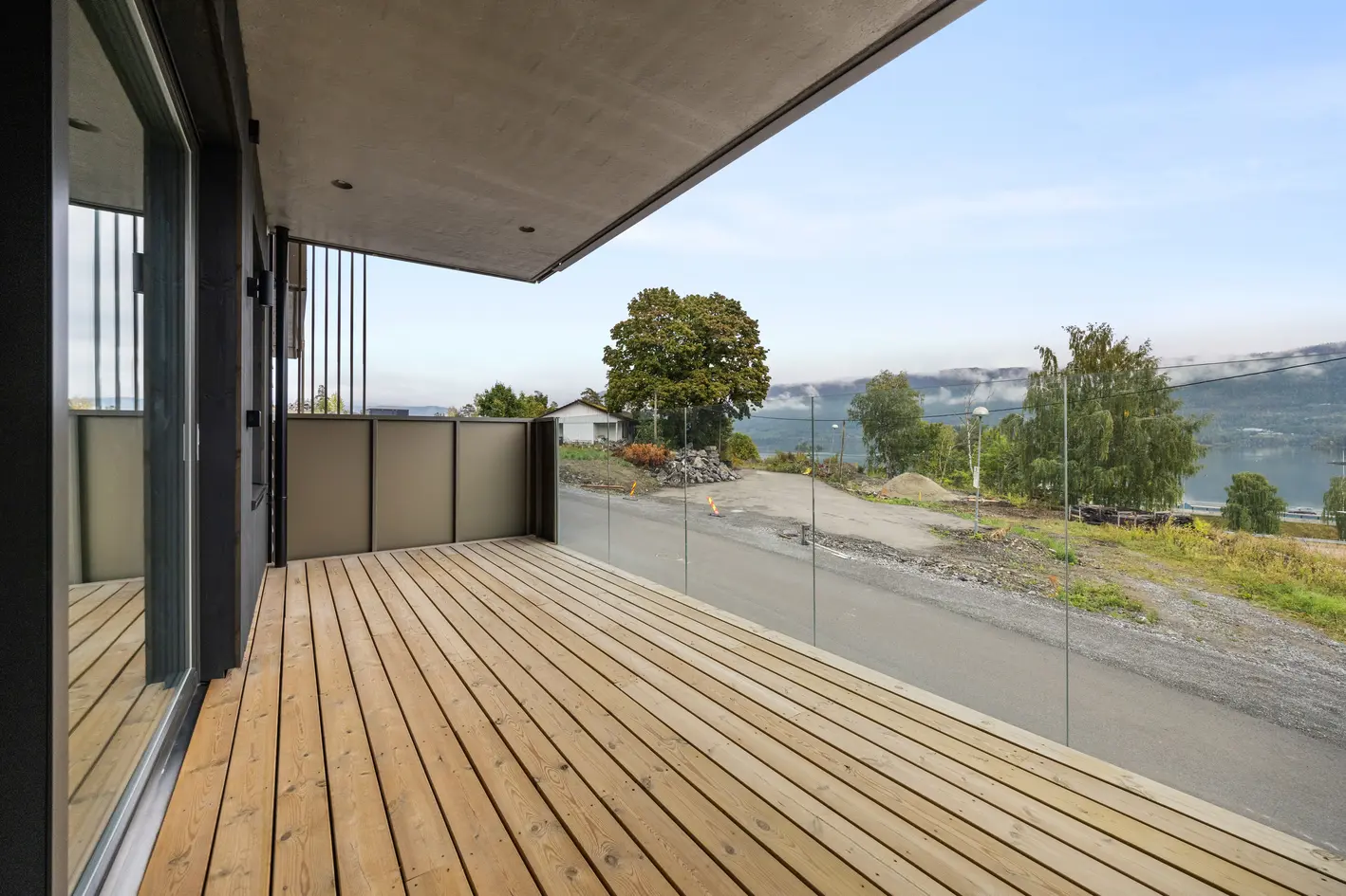 Ny og ubebodd 2-roms selveier med nydelig utsikt | Balkong | Garasjeplass m/el.l | Felles takterrasse | Vannbåren varme photo 2