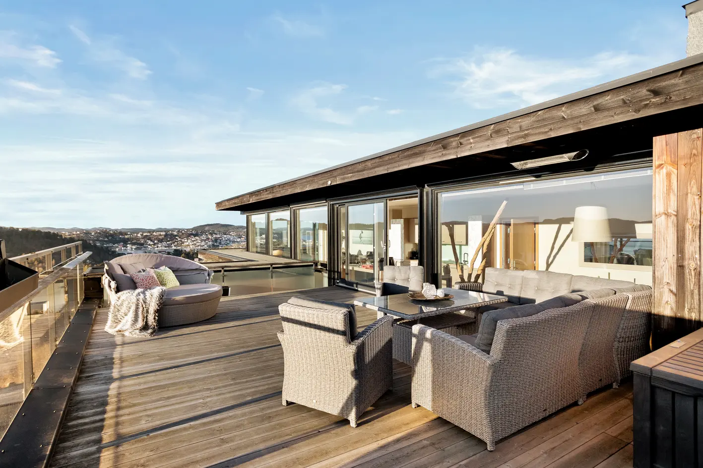 Kragerø Resort - Toppleilighet uten utleieplikt | 180 graders sjøutsikt | Båtplass, garasjeplass og golfbil!, stabbestad