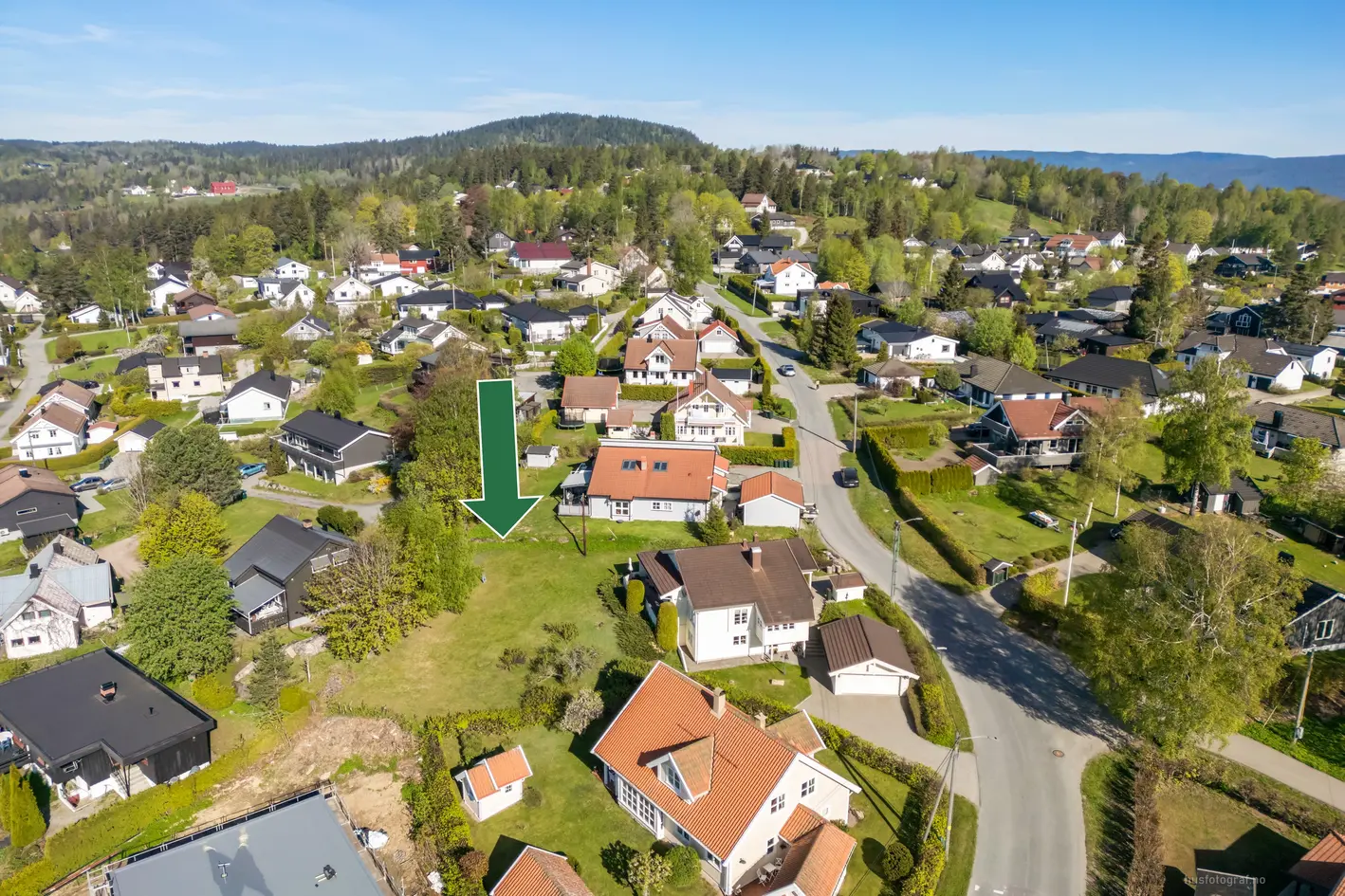 Flott tomt på 605 kvm i et veletablert og rolig boligområde. Solrikt m/flott utsikt. Tildelt kvote for bygging i 2029. photo 4
