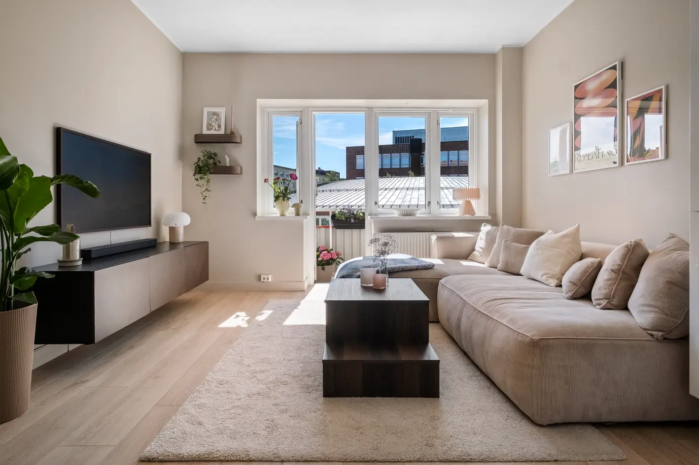Lekker & stilren 3-roms med balkong vendt mot bakgården | V.v & fyring inkl. | Herlig bakgård | Muligheter for p-leie*, oslo
