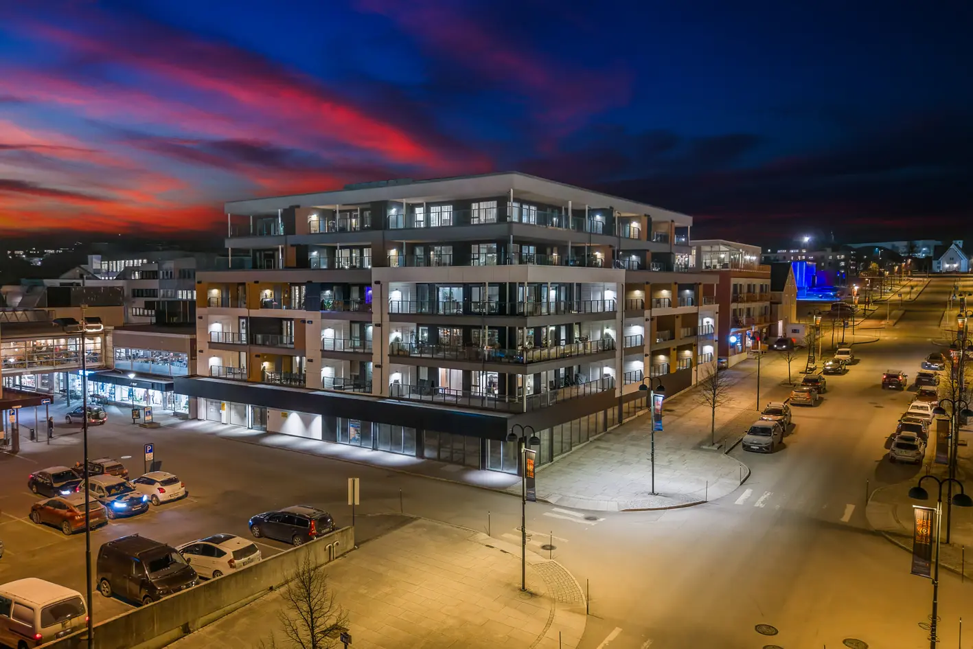Nyere 3-roms andelsleilighet i 4. etasje med nydelig utsikt! Heis og parkeringskjeller | Takterrasse - View 2