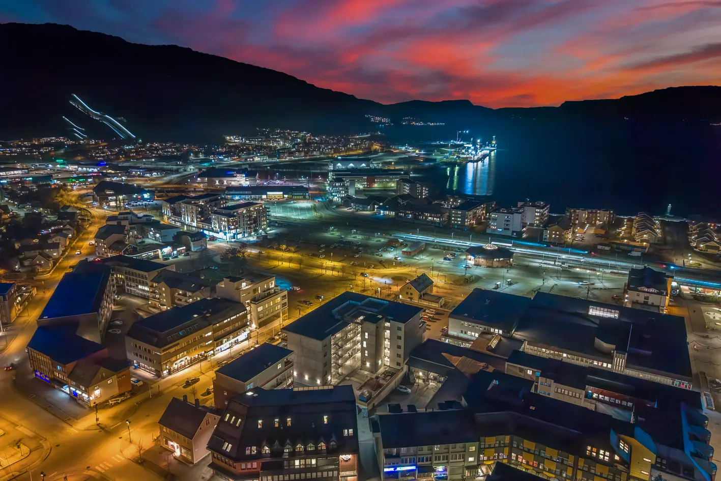 Nyere 3-roms andelsleilighet i 4. etasje med nydelig utsikt! Heis og parkeringskjeller | Takterrasse - View 4
