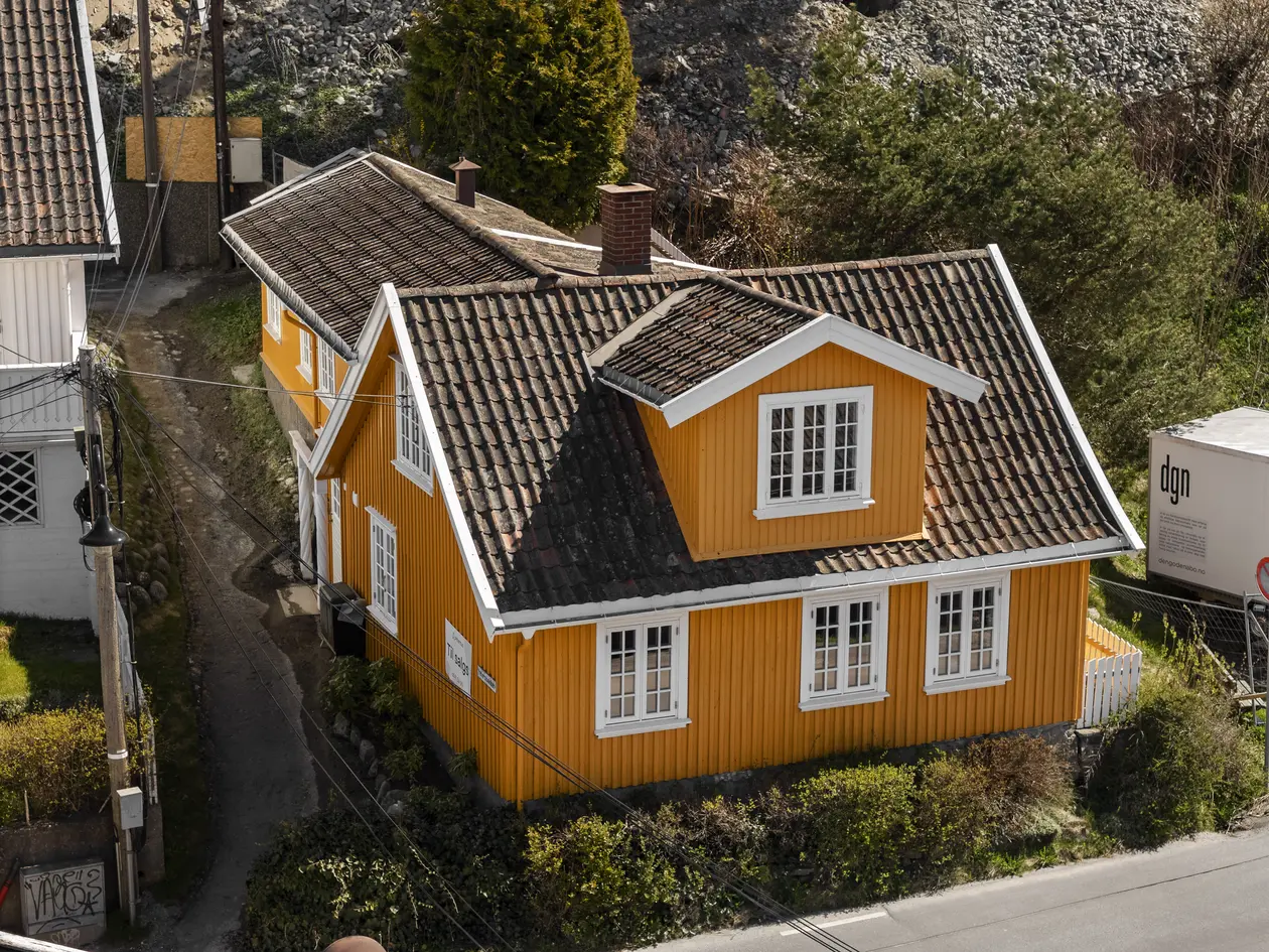 Sjarmerende bolig i idylliske Gamle Drøbak|Solrike uteplasser|Kort vei til sjøen og sentrum|Hyggelig utsyn mot fjorden - View 3