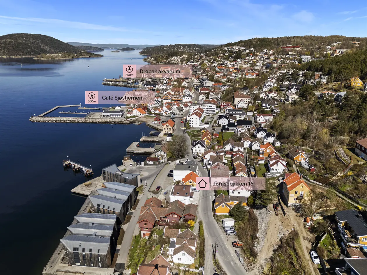 Sjarmerende bolig i idylliske Gamle Drøbak|Solrike uteplasser|Kort vei til sjøen og sentrum|Hyggelig utsyn mot fjorden - View 2