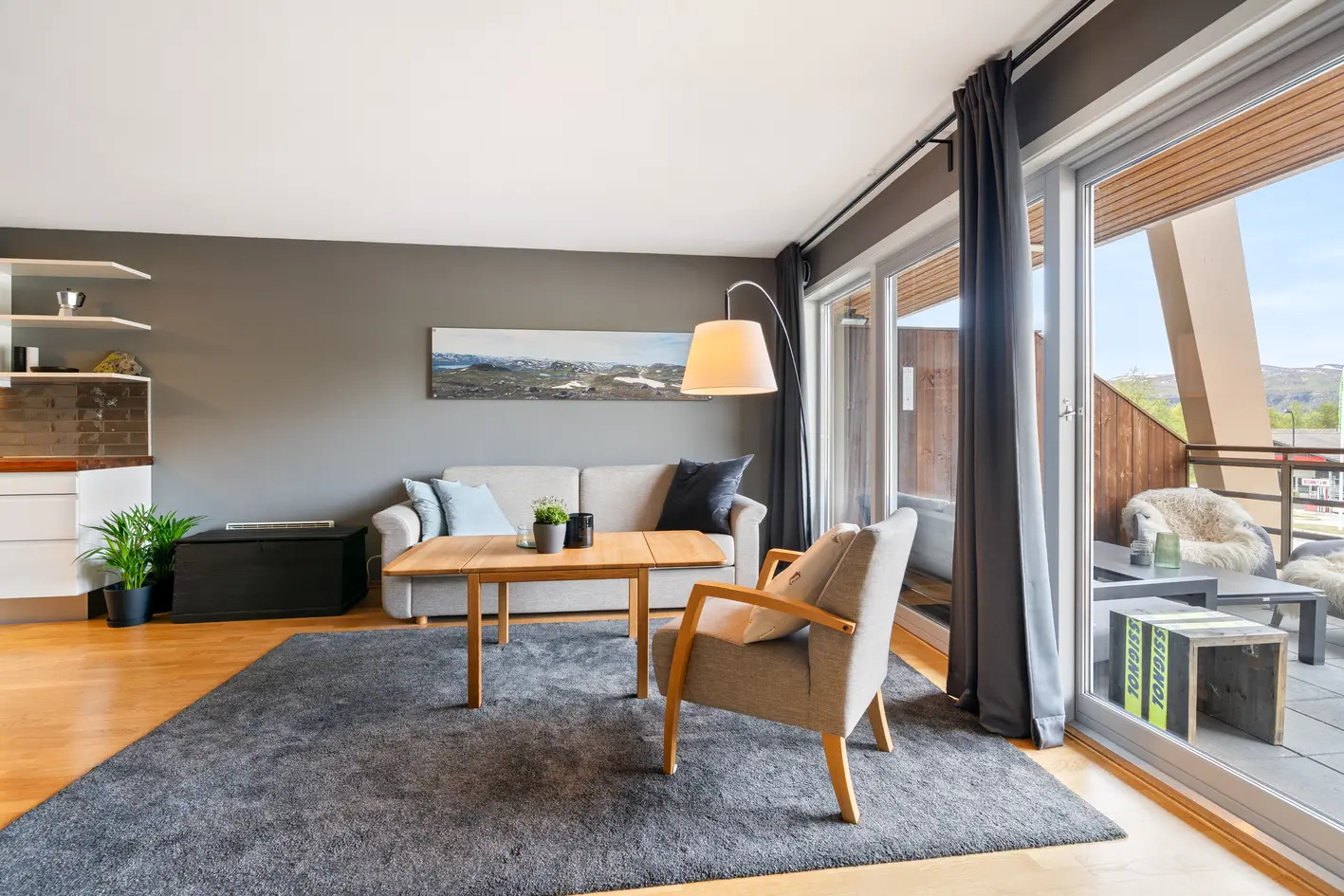 Hovden sentrum | Sentral og solrik leilighet med utsikt I Balkong I Parkering i kjeller. photo 2