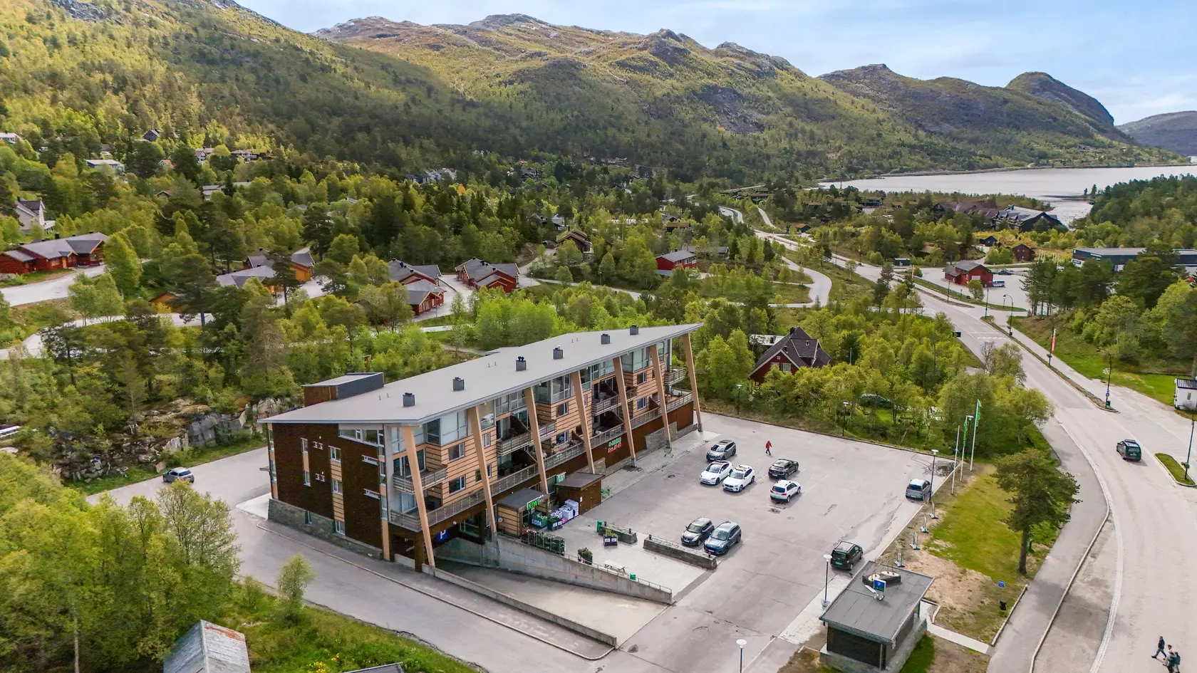Hovden sentrum | Sentral og solrik leilighet med utsikt I Balkong I Parkering i kjeller. photo 5