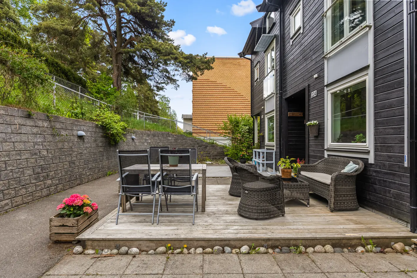 Stor (182 kvm), sydvendt familiebolig m/takterrasse, fjordutsikt, hybel og garasje. photo 4