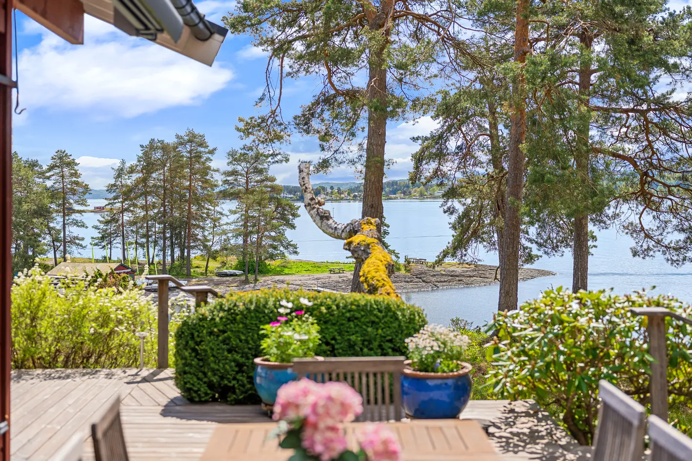 Vakker sydvendt strandeiendom på Nesøya i rolige omgivelser photo 3