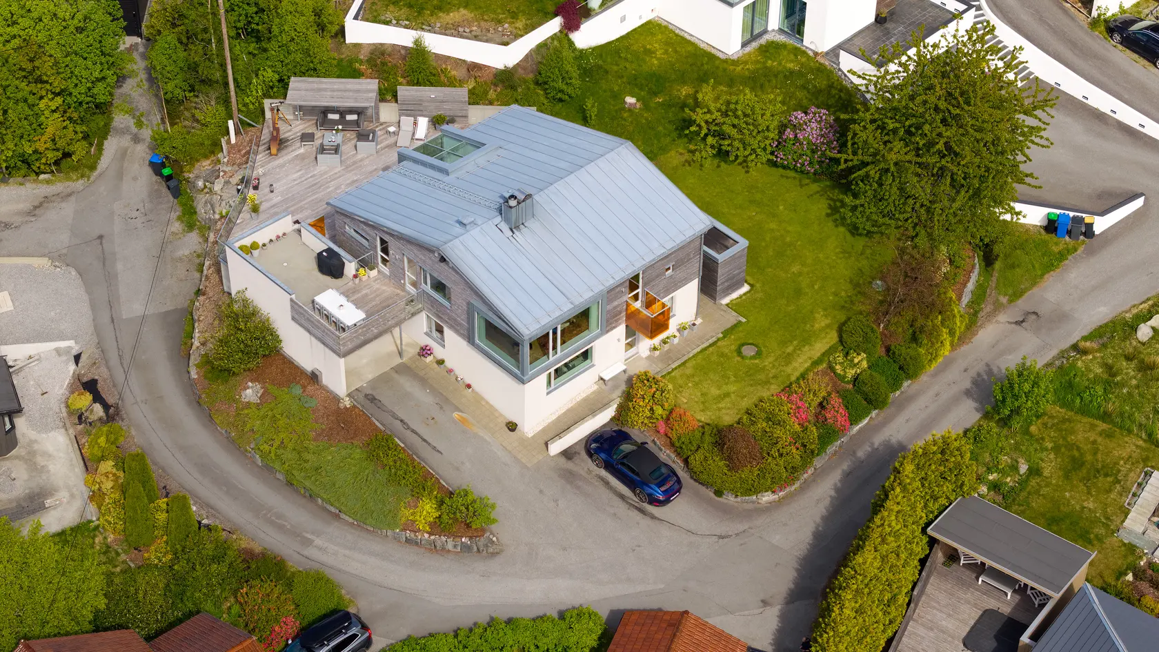 Se video! Påkostet enebolig på en tomt du knapt finner maken til i Ålesund|Sentralt, store terrasser|Utepeis og boblebad photo 3