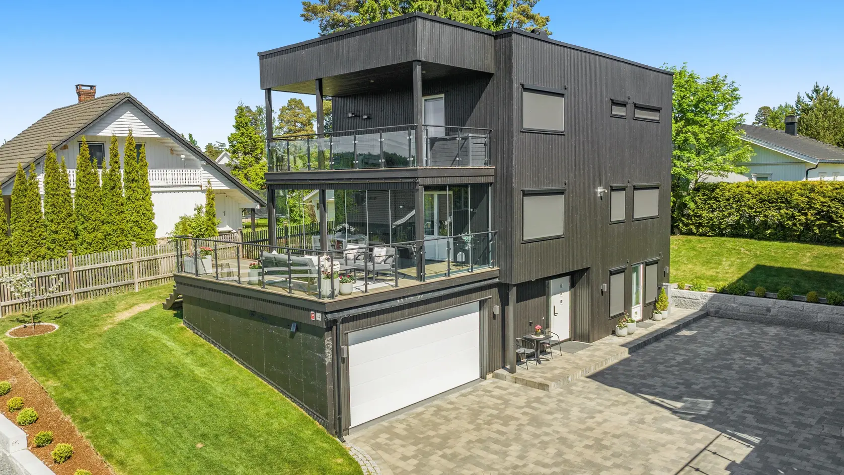Moderne enebolig fra 2021 m/ høy standard og 3 bad | Store terrasser, gode solforhold og dobbelgarasje | Sentrumsnært photo 5