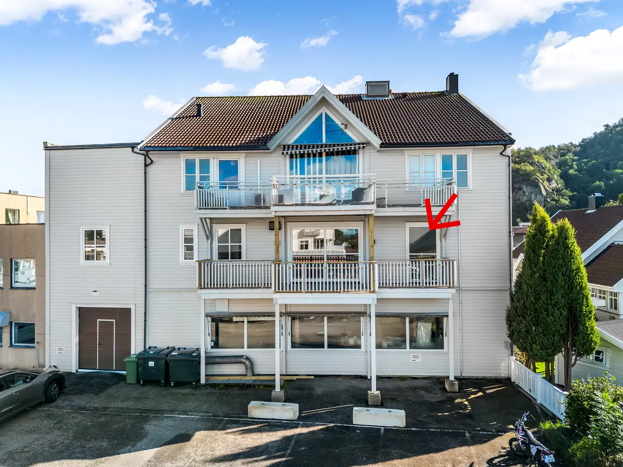 Nyrenovert leilighet med 2 soverom, solrik terrasse og heis inn i leiligheten. photo 4