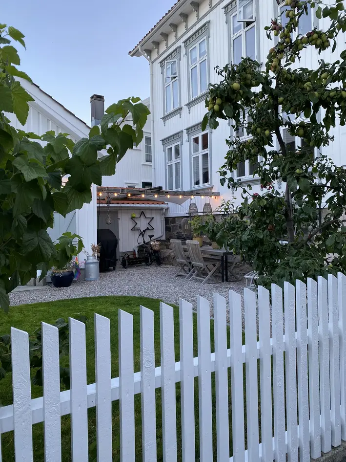Herskapelig enebolig midt i Risør sentrum med sjøutsikt, utleiemulighet, anneks og mulighet for båtplass – ingen boplikt photo 5
