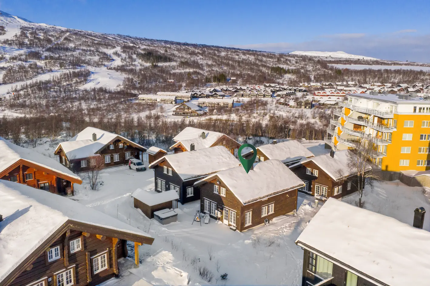 HOVDEN - Flatastøyl | Innholdsrik hytte midt på Hovden med gangavstand til alt - Gode solforhold - 4 sov -2 bad, hovden i setesdal