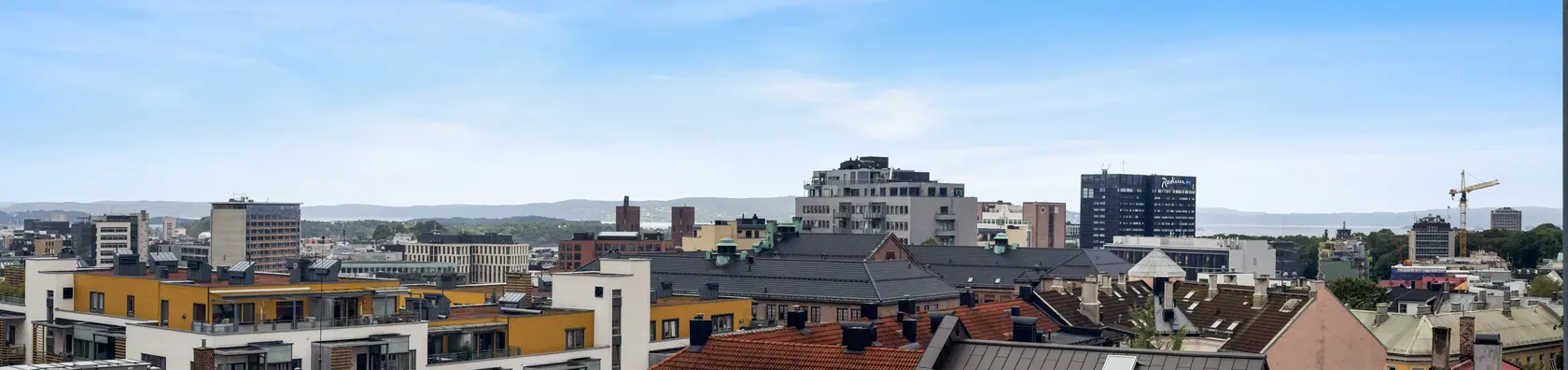Sjelden og meget attraktiv toppleilighet med 2 egne takterrasser og heis. Panoramautsikt. Rolig. Ingen gjenboere. photo 2