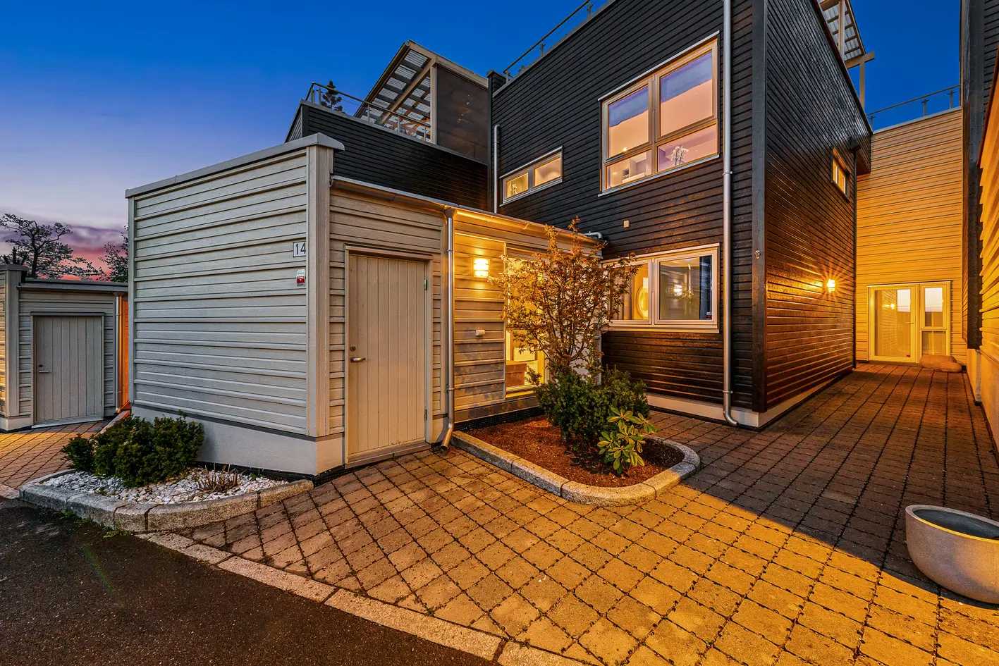 Innbydende og moderne enebolig i kjede med supre uteplasser og carport-Attraktivt boområde og terrasse med utsøkt utsikt photo 3