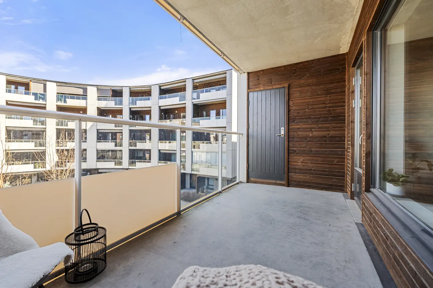 Lys og moderne 3-roms selveier fra 2018| Høy standard | Garasje m/ elbillader| 2 balkonger| Heis| Sentral beliggenhet photo 3