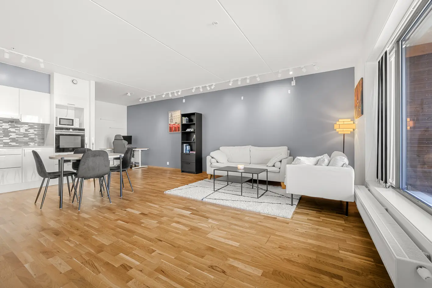 Lys og moderne 3-roms selveier fra 2018| Høy standard | Garasje m/ elbillader| 2 balkonger| Heis| Sentral beliggenhet photo 1