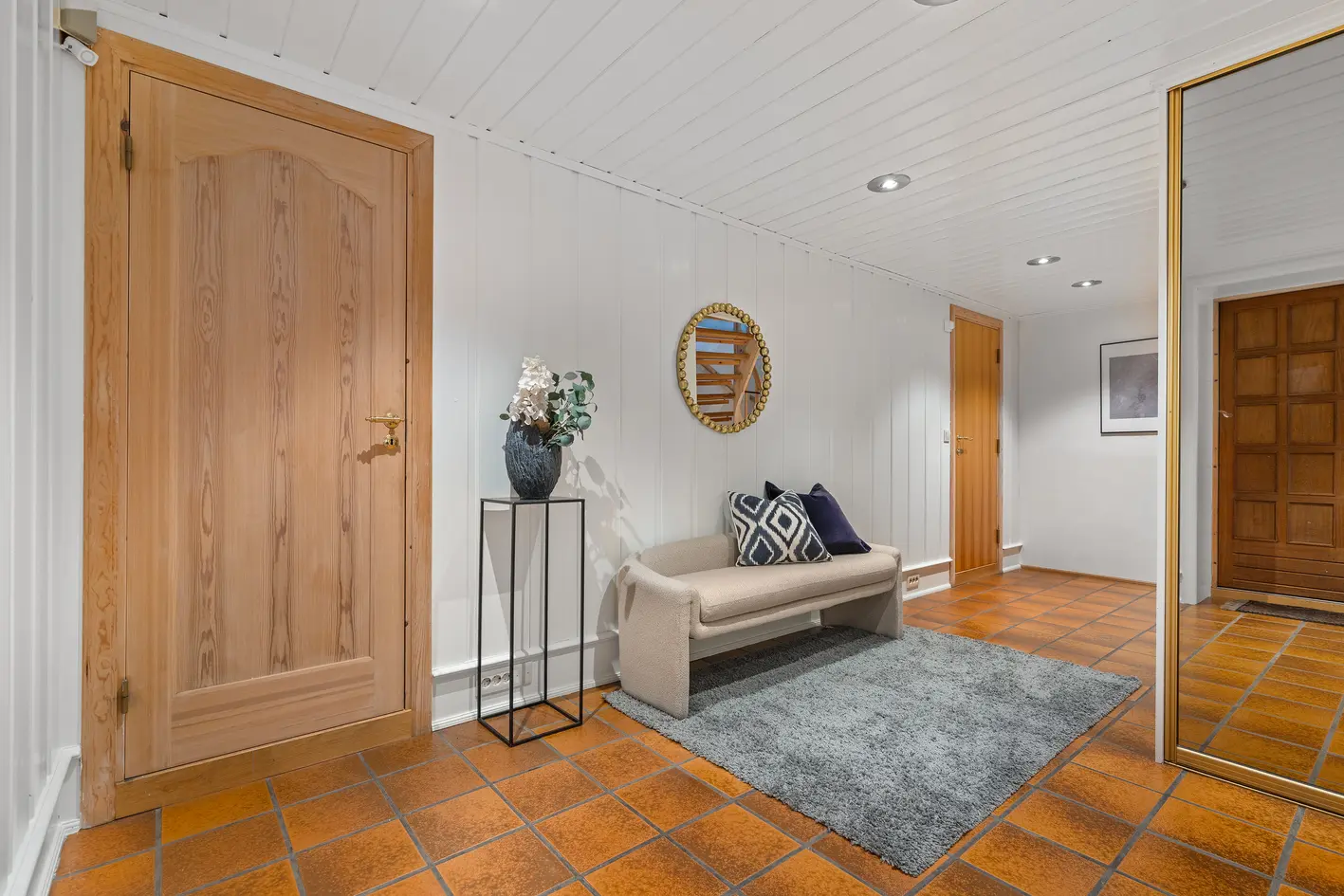 Stor, flott bolig med utleie, herlige uteplasser. Rolig, høyt og fritt med nydelig utsikt. Sentralt og barnevennlig photo 5