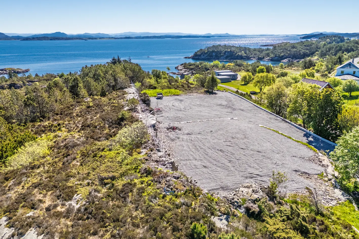Utsiktstomt med nydelig beliggenhet, gode sol- og utsiktsforhold. Godkjenning for oppføring bolig gitt. Ingen boplikt. photo 4